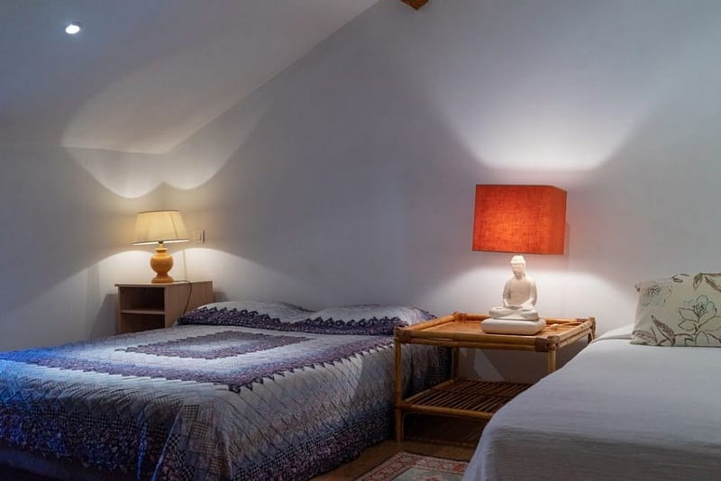 Une grande chambre double
